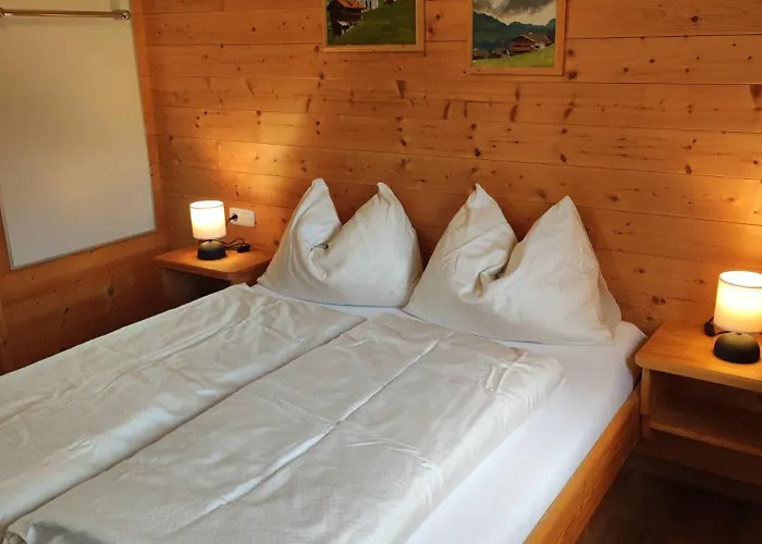 Daire Schneiderhaeusl *